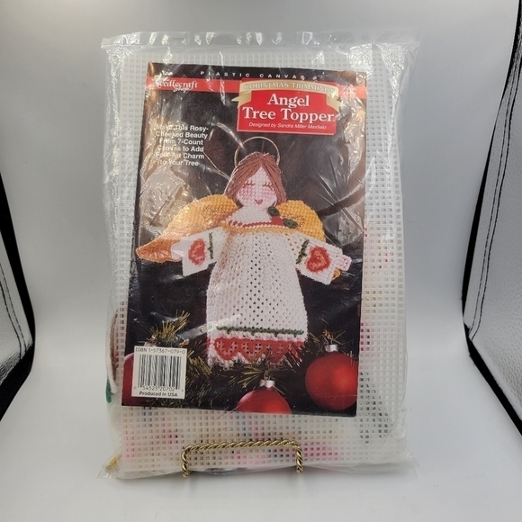 DIY Christmas Trimmings Angel Tree Topper Christmas Needlepoint Kit Vintage - Picture 1 of 3